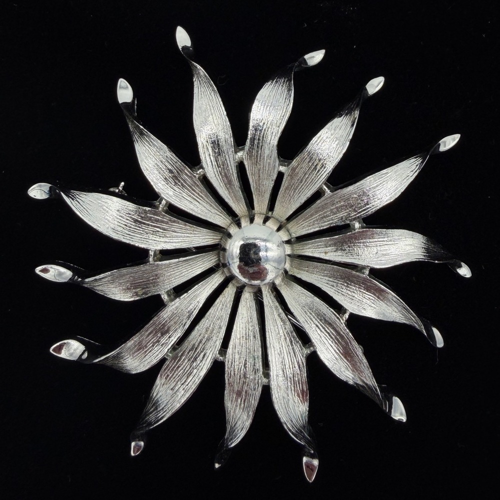 Vintage Crown Trifari Silver Tone Sunburst Flower Brooch Mid Century Modern